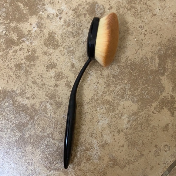 Jouer Foundation Brush - Picture 3 of 3